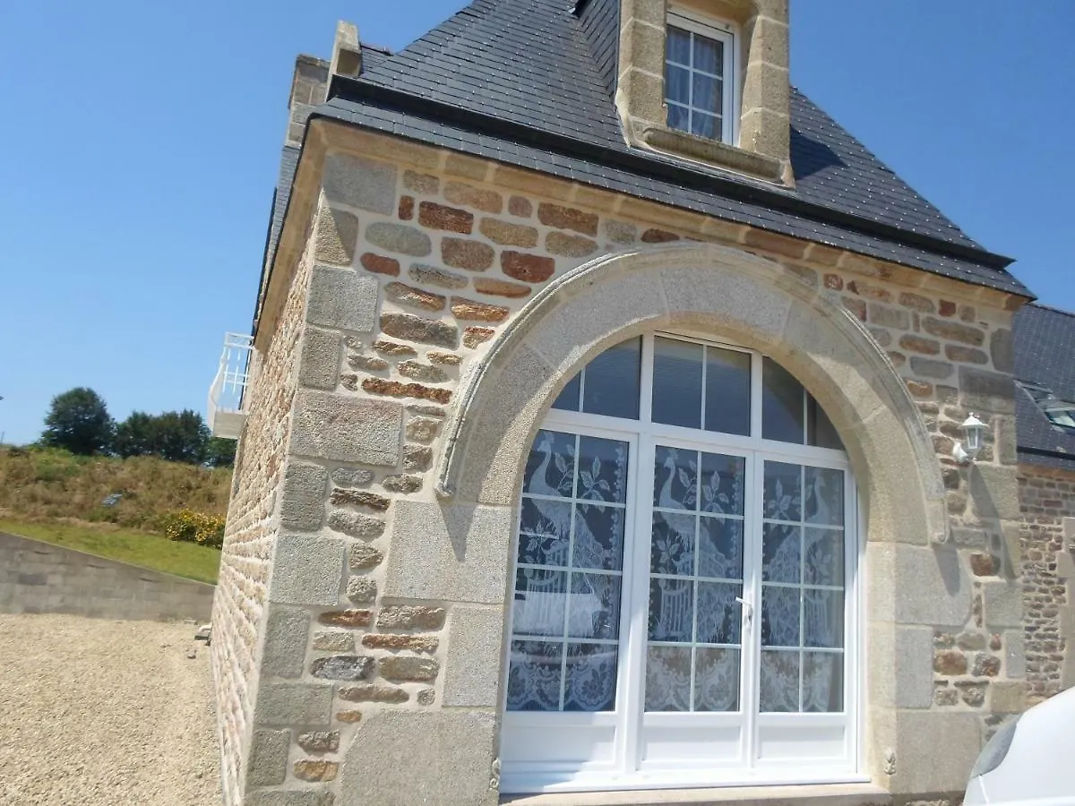 Gite De La Grande Garenne Scaer 0*,  France